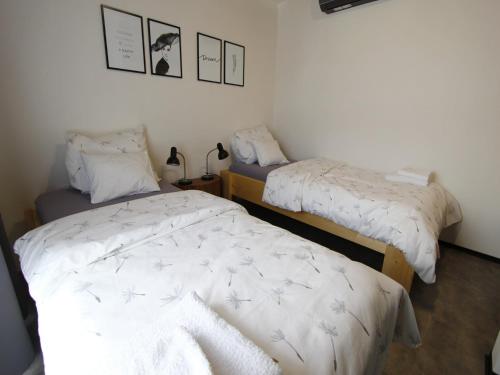 Apartment in Vyso ina near Pern tejn Castle, Ujčov (photo 9)