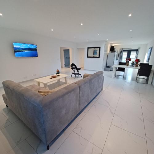 Flamingo Apartment - Regal Rentals Curacao in Tera Kora