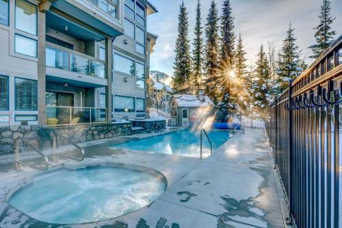 Greystone Lodge 113 Ski-in Out in Whistler, Canada
