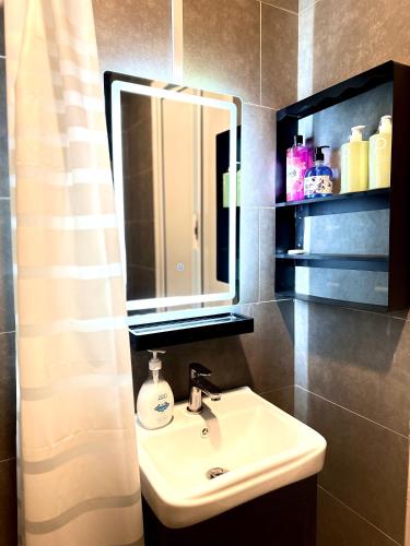 Neu Suites Apartment at 3rdNvenue Neu Suites Apartment at 3rdNvenue