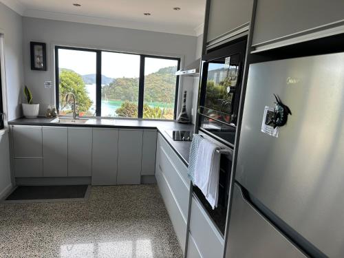 virtuve, Pacific HQ in Vangaroa