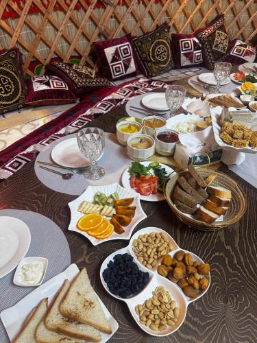 Ethnochill Karakol yurt camping in คาราคล