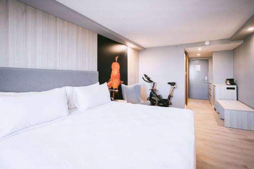 TRYP by Wyndham Aruba Adults Only Hotel