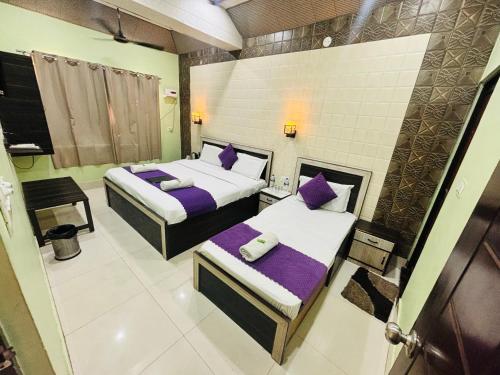 Hotel Mother land near ganga ghat in Jwalapur