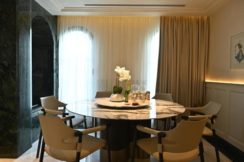 The Townhouse Hotel - Small Luxury Hotels of the World 4