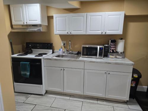 Spacious Basement Apartment near metro downtown Washington DC detail