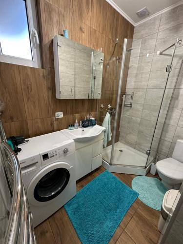 淋浴間, Чотири стихії (Чотири стихіі) in 米茲希利亞