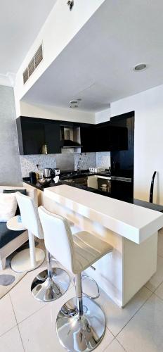 Superb 1 BR apt next to Burj Khalifa and Dubai mall, Dubai (photo 10)
