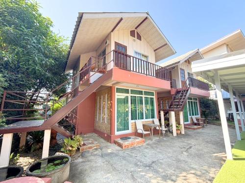 Pan Din Boutique Guest House near Wat Tha Ka Rong