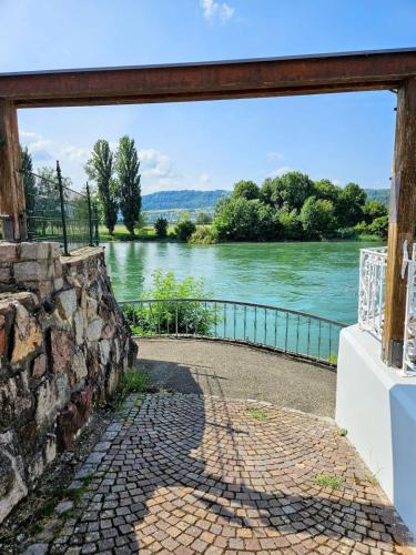 Suite Kelnhof Patio - Riverside Apartment plus AC in Küssaberg, Deutschland