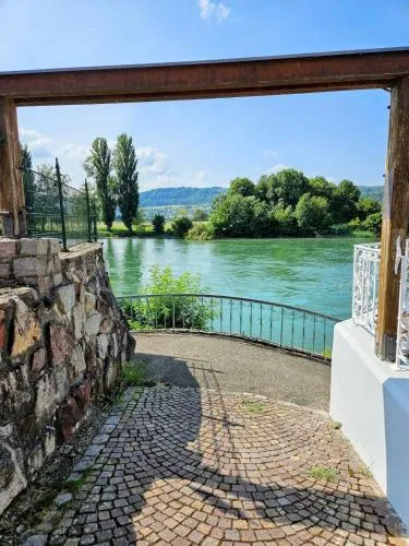 Suite Kelnhof Patio - Riverside Apartment plus AC in Küssaberg, Deutschland