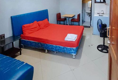 OYO 490 V-cat Apartelle Room Type - Triple Room