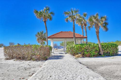 Land's End 404 building 1 Condo with Pool Beach Access Tennis Hot tubs BBQ - image 13
