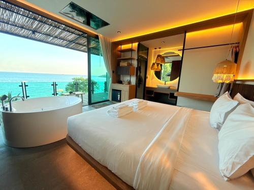 Sangthian Beach Resort Room Type - Deluxe Double Room with Bath