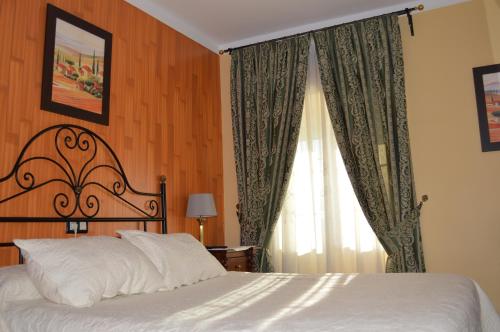 Double or Twin Room image 10