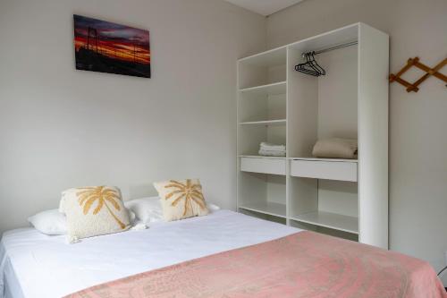 1 queen bed, 1 twin bed, 1 sofa bed
