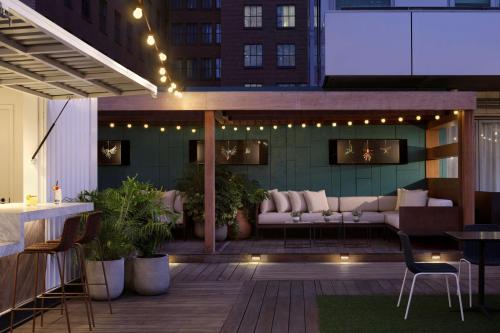 Pub/Lounge, Alma San Diego Downtown, a Tribute Portfolio Hotel near Botanical Building and Lily Pond