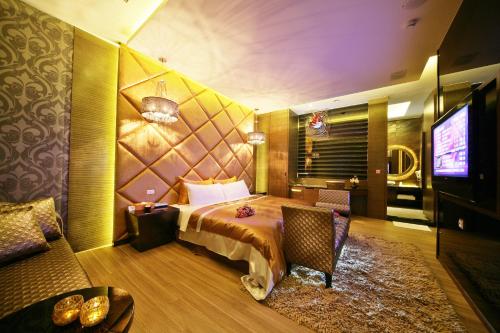 room detail thumbnail 0