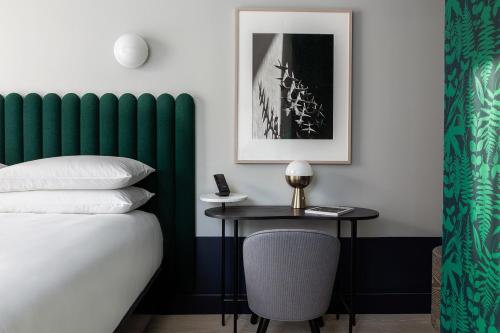 room detail thumbnail 0