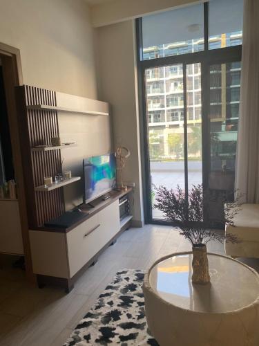 furnished one bedroom huge terrace, Дубай