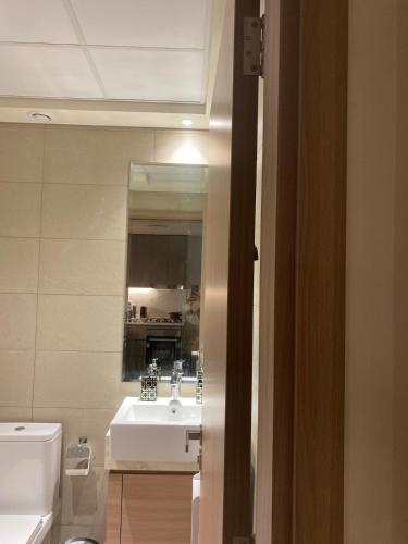 furnished one bedroom huge terrace, Дубай (фото 2)