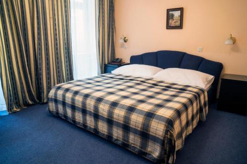 Classic Double Room image 10
