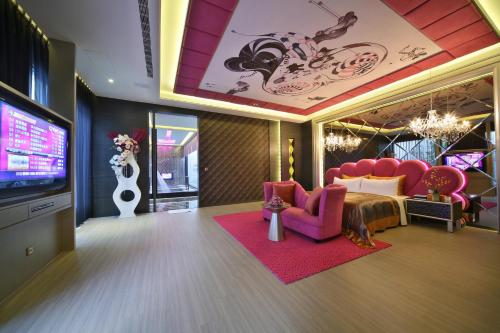 room detail thumbnail 0