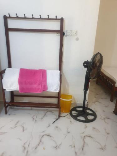 1 queen bed, 1 double bed