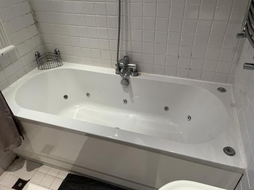 ห้องน้ำ, Beverley Budget Inn in เบเวอร์รี่