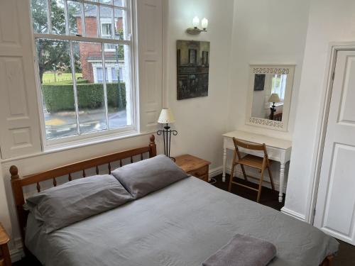 Minster Garth Guest House - image 7