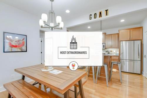 Vibrant Trendy Two Bedroom Home Near Marathon Village near Bicentennial Mall State Park