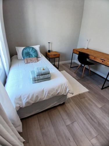 Elegant & Modern Home near Cape Winelands