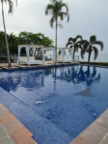 Escape to the Pacific of Panama in San Carlos