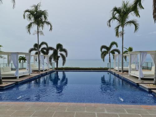 Escape to the Pacific of Panama in San Carlos