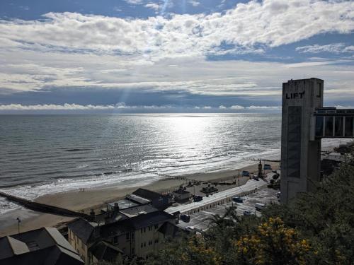 strand, Isle of Yoga Garden Flat in Shanklin Central