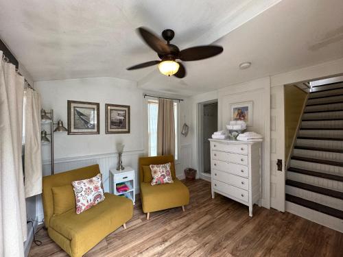Caretakers Apartment-Split level Full Bed with European Bath Pet Friendly fee applies - image 5