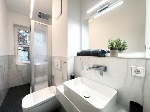 HolidayHome Apartments I Spacious 67sqm in Berlin Friedrichshain, Berlin (photo 2)
