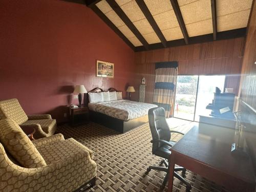 Rodeway Inn - image 10
