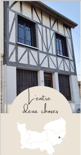 Exterior view, L Entre deux choses in Saint-Pierre-de-Bailleul
