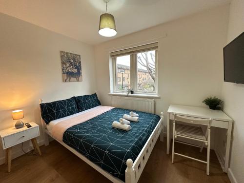 Comfortable Rooms Near City of London 2