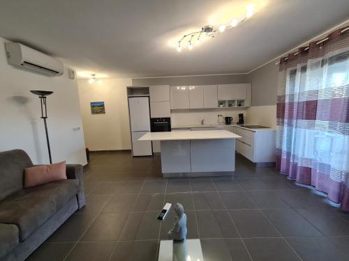 T2 55 m2 4 pers jacuzzi terrasse 55m2 in แซงต์ ฟลอรอง