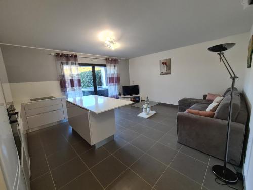 T2 55 m2 4 pers jacuzzi terrasse 55m2 in แซงต์ ฟลอรอง