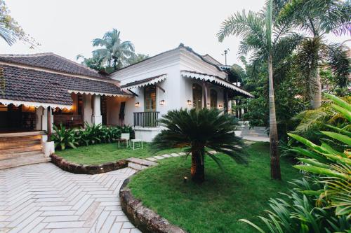 Exterior view, The Project Cafe and Hotel in Aldona