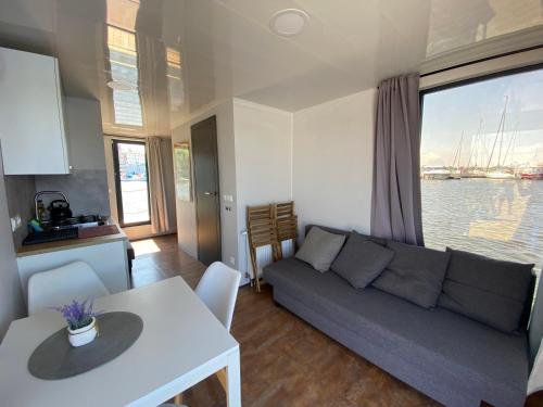 2 sofa beds