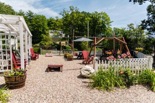 Cottage 11 - Double Queen Beds plus Child Loft w 2 Twins Private Bath & Kitchenette Pets Allowed Fee applies - image 3