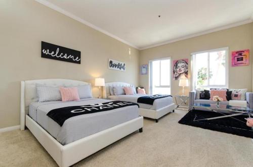 Loft apartments at Hollywood FREE parking close to Studios Universal in Los Angeles (CA)