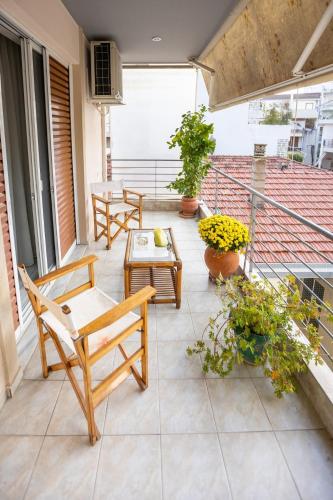 발코니/테라스, Cozy apartment in the center in 트리폴리스