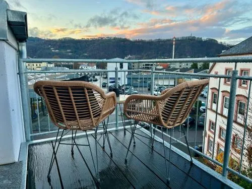 Karl Central Flats - Netflix - Parkplatz - Balkon in Trier, Deutschland