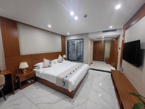 Royal International Hotel & Mall - image 3