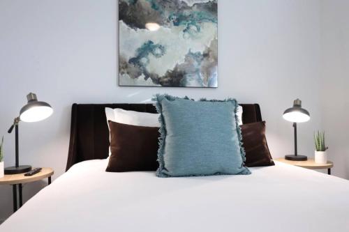 Ten Minutes to Broadway Alluring Gated Townhome